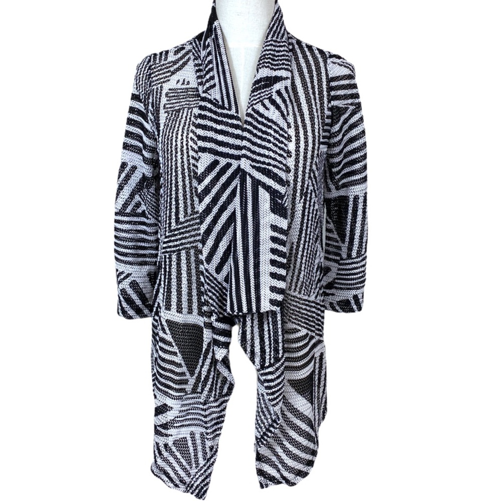 Perseption Concept womens medium open stretch knit cascading black/white woven